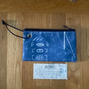 SEABAGS Maine - NWT - zipper pouch. Blue/white/sailboat